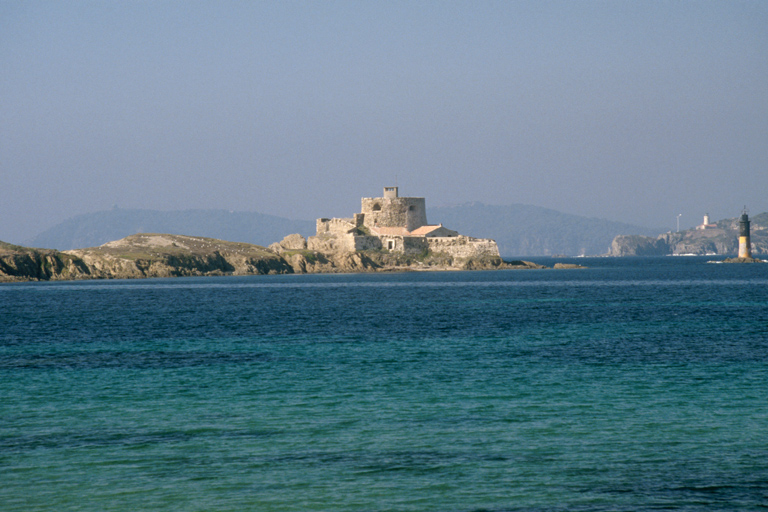 Vue d'ensemble prise du sud-est.