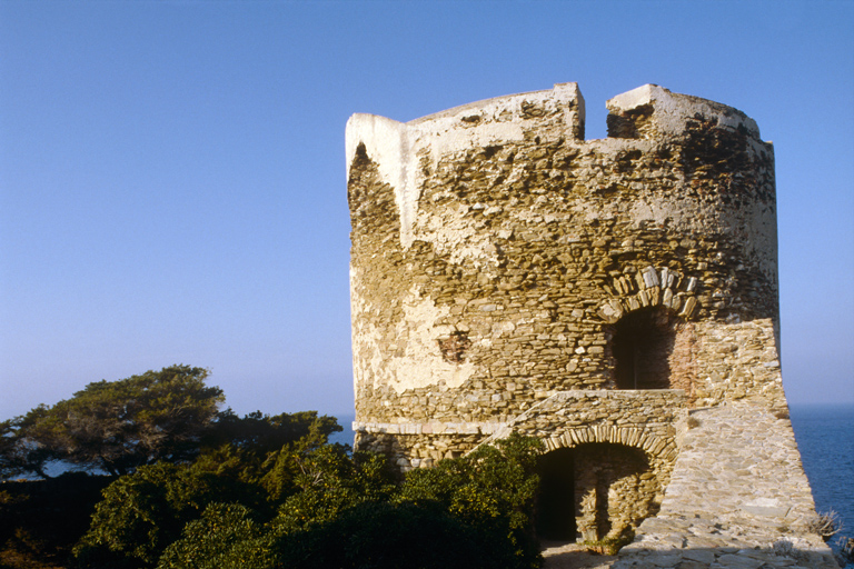 Tour vue du sud-est. ; Tour de Port Man.