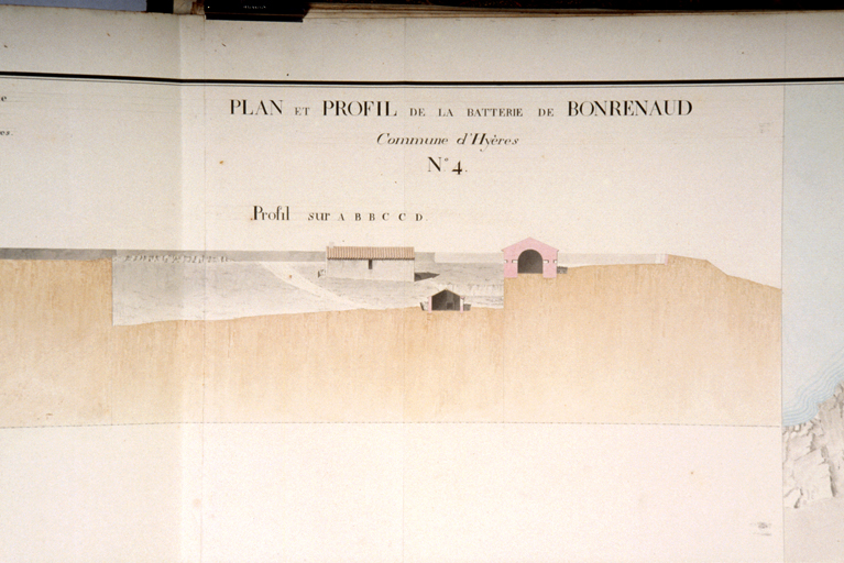 Plan et profil de la Batterie de Bonrenaud. 1818-1822. Détail : profil.