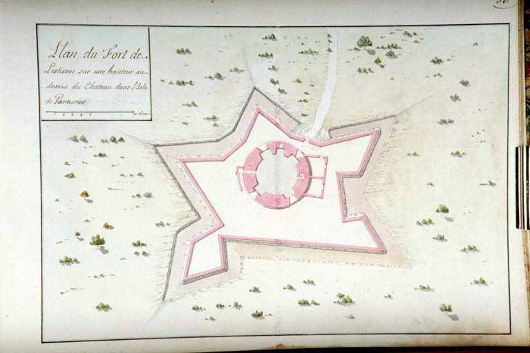 Plan du fort de l'Estissac, 1719. ; Plan du fort de l'Estissac sur une hauteur au-dessus du chateau dans l'isle de Portecros. 1719