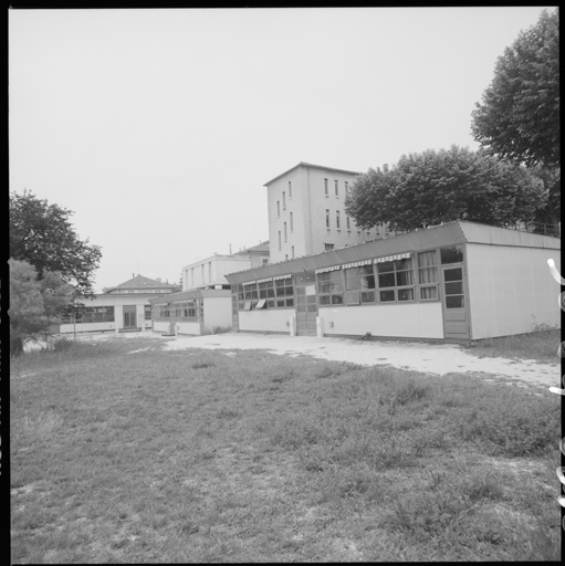 Terrasse est, salle provisoire, vue vers le sud-ouest.