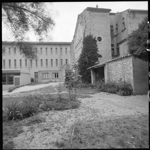 Bâtiment G, vue en volume prise du nord, nord-est.