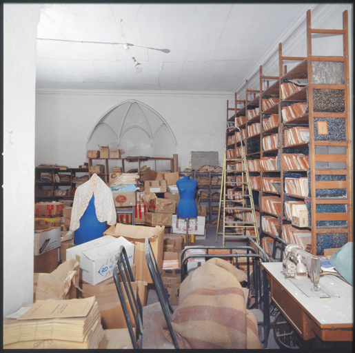 Bâtiment G, deuxième étage, salle d'archives, vue vers le nord.