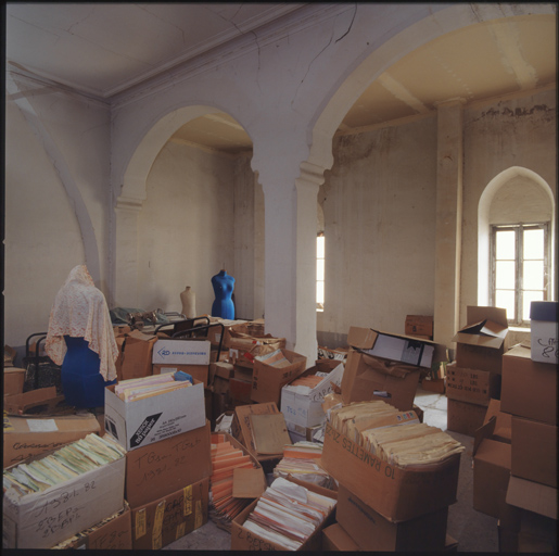 Bâtiment G, deuxième étage, salle d'archives, vue vers le sud-est.