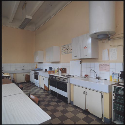 Bâtiment A, rez-de-chaussée, salle ménagère, vue vers le nord-est.