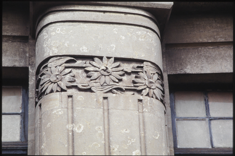 Bâtiment A, élévation antérieure ouest, partie latérale droite, deuxième niveau, de face.