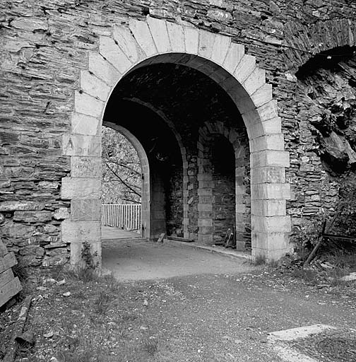 Fort moyen. Porte ouest. Façade intérieure.