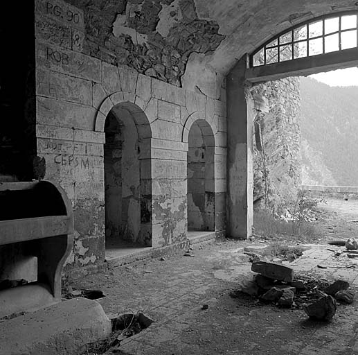 Fort moyen. Caserne A. Rez-de-chaussée. Latrines.