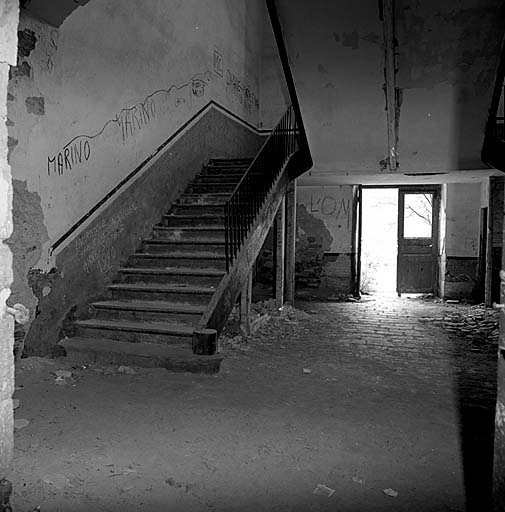 Fort moyen. Caserne A. Rez-de-chaussée. Vestibule et cage d'escalier.