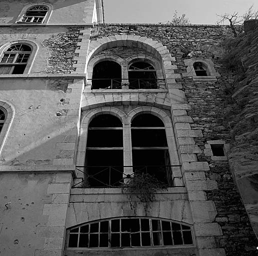 Fort moyen. Pavillon B. Extrémité est de la façade.