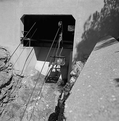 Téléphérique. Entrée de la recette supérieure vue de l'extérieur.