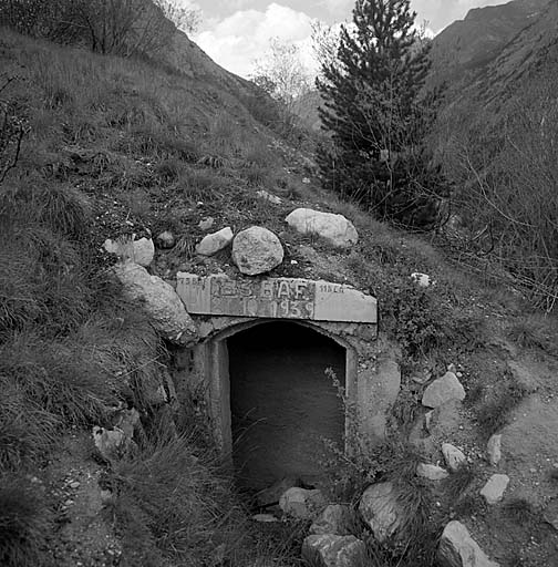 Entrée arrière de la galerie d'accès à la tourelle démontable de droite.