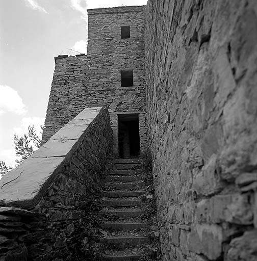 Fort moyen. Bastion 3. Tour d'escalier du chemin de ronde.