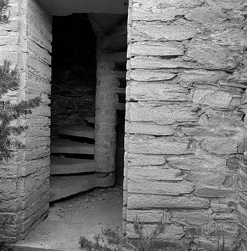 Fort moyen. Bastion 4. Tour d'escalier. Vue intérieure du palier inférieur.