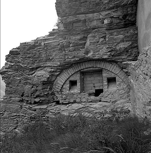 Batterie XII. Flanc gauche du bastion de droite. Casemate 9. Vue extérieure prise du fossé.