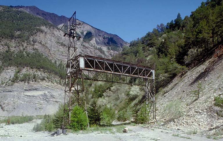 Téléphérique. Recette inférieure. Pont. Abri sur l'ancienne route.