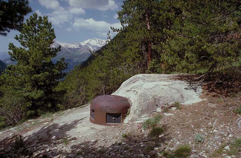 Bloc 2. Cloche observatoire. ; Meyronnes. Observatoire de Serre la Plate.