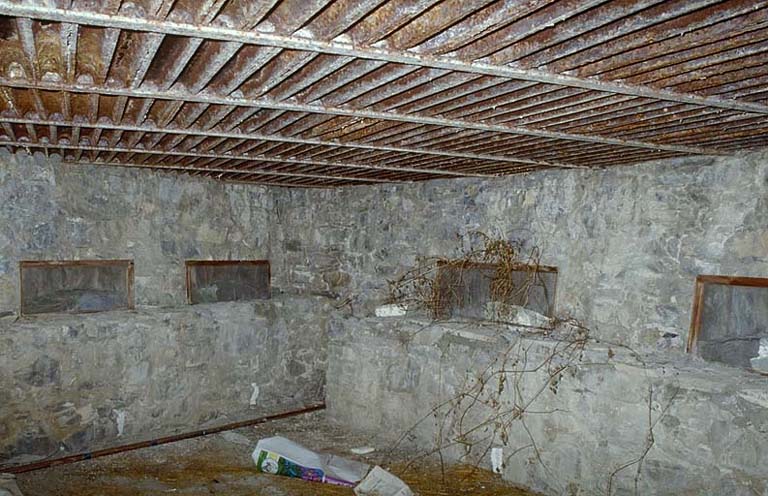 Intérieur de caponnière double.