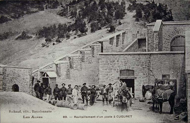 Les Alpes. Ravitaillement d'un poste à Cuguret.