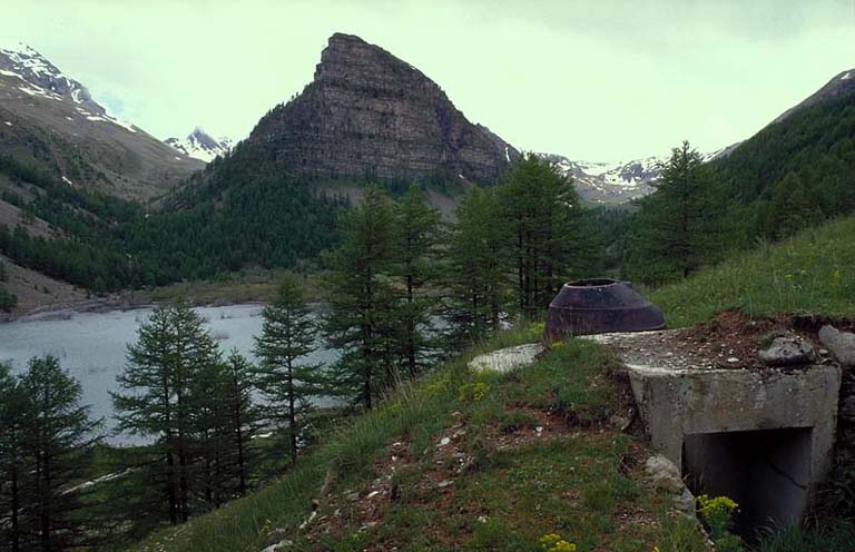 Le lac et la tour.