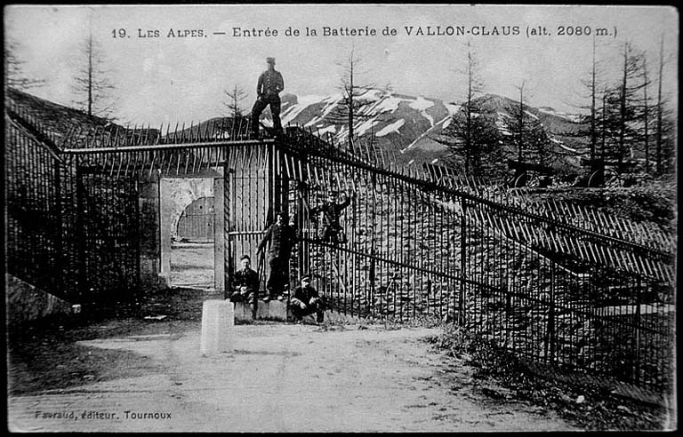 Les Alpes. Entrée de la batterie de Vallon Claus.