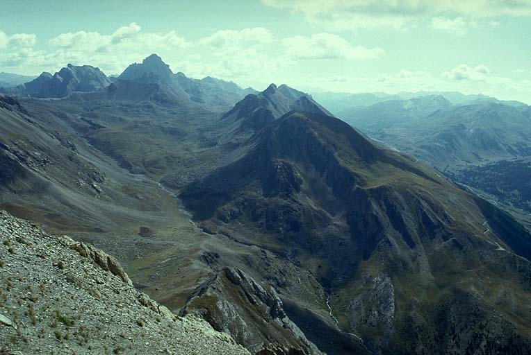 Vue sur la frontière et l'Italie.