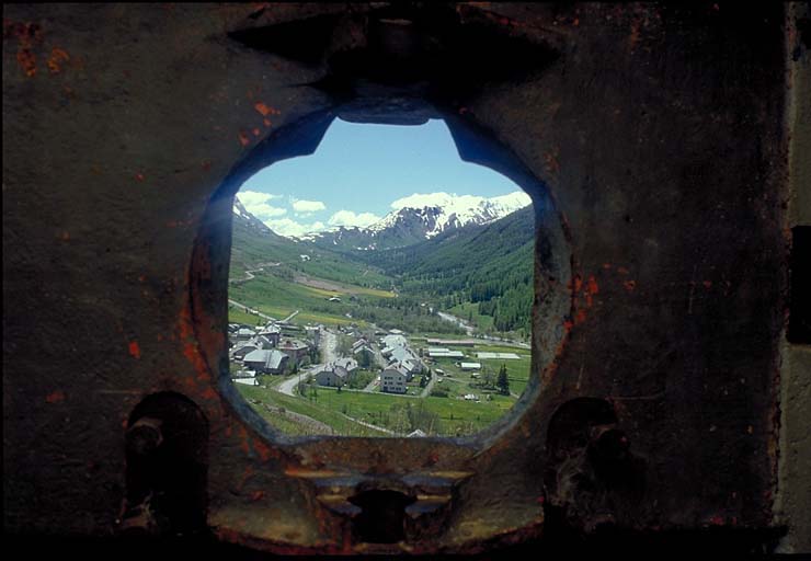 Le village vu par un créneau.