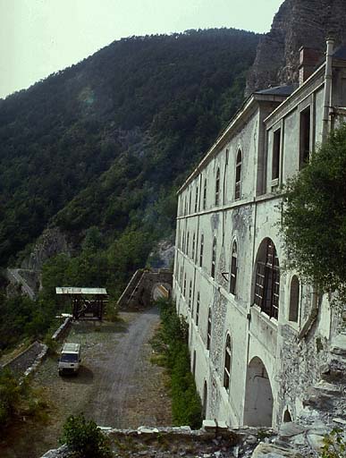 Fort moyen. Terre plein bas et bâtiment A.