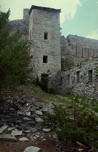 Fort moyen. Bastion 4. Tour d'escalier du flanc droit.