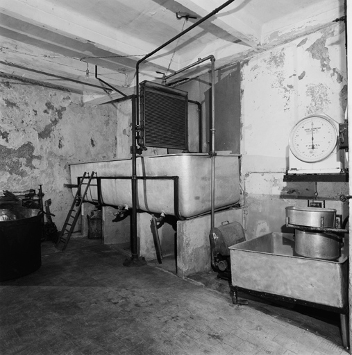 Intérieur. Bassin rafraichisseur.