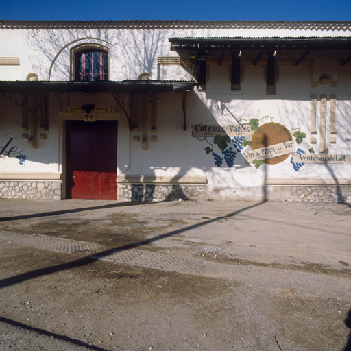 Façade antérieure est, vue partielle.