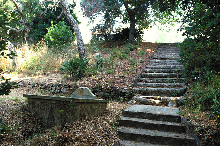 Maisons dites domaine de villégiature du Rayol