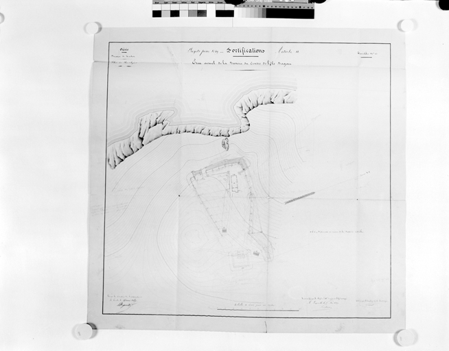 Etat actuel de la Batterie du Centre de l'île de Bagau. Projet de 1849. 