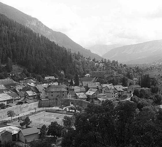 Partie sud-ouest de la ville vue du nord. (Moitié droite d'un assemblage panoramique).