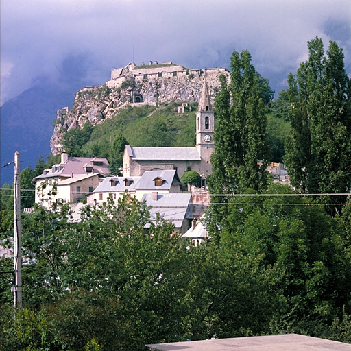 Le village et le fort vus du sud.