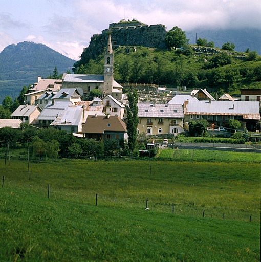 Le village et le fort vus du sud.