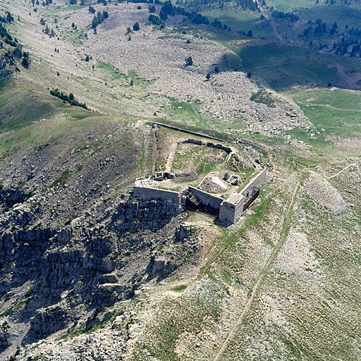 Vue aérienne depuis le nord-ouest.