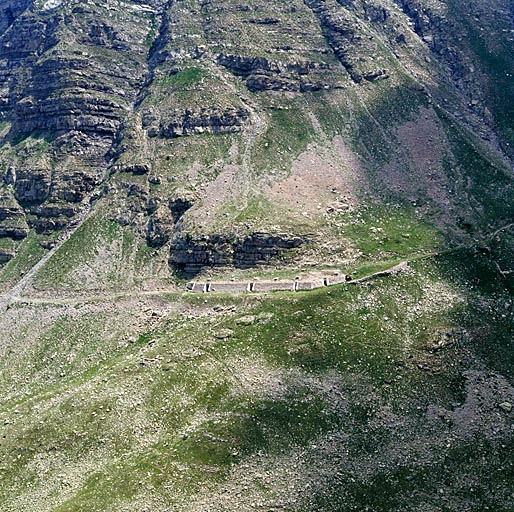 Vue générale prise de l'ouest.