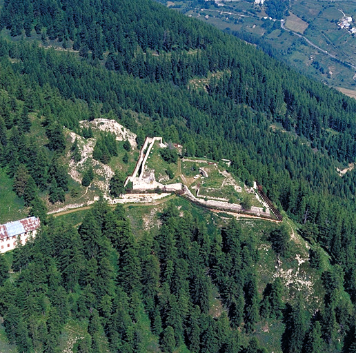 Vue d'ensemble prise du nord-ouest.