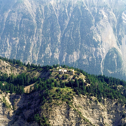 Vue aérienne prise du sud-ouest.