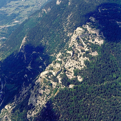 Vue aérienne prise de l'est.