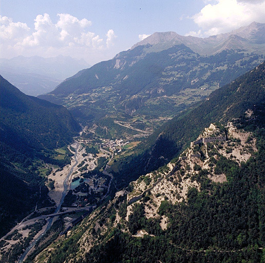 Vue aérienne prise du nord-est.