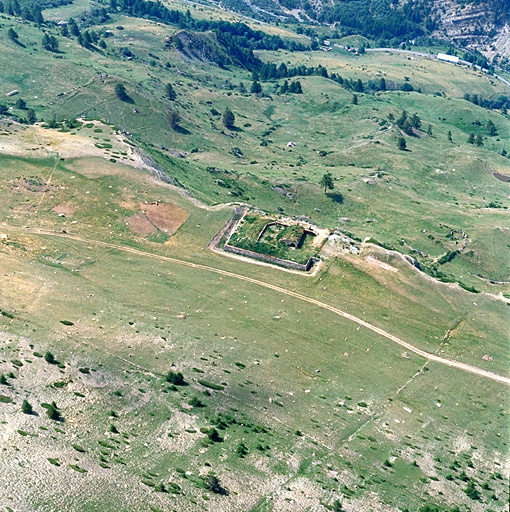 Vue aérienne prise du nord.