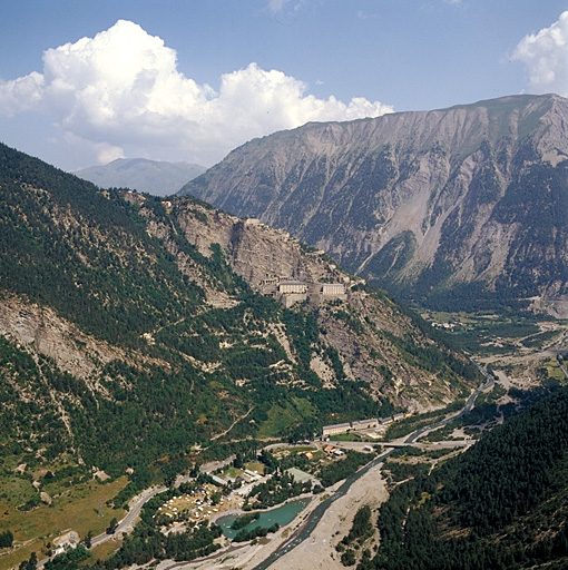 Vue aérienne prise du sud.