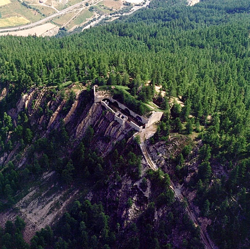 Vue aérienne prise du sud-ouest.