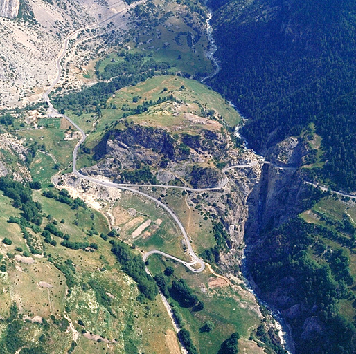 Vue aérienne prise du sud-ouest.