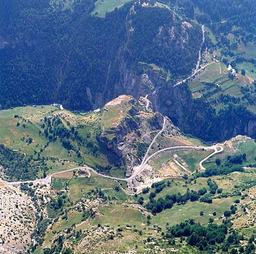 Vue aérienne prise du nord-ouest.