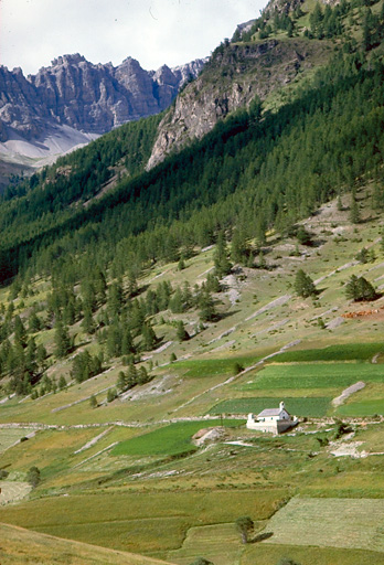 Vue de situation prise du sud-ouest.