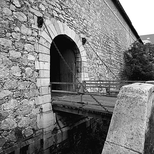 Porte d'Embrun. Vue d'ensemble oblique.