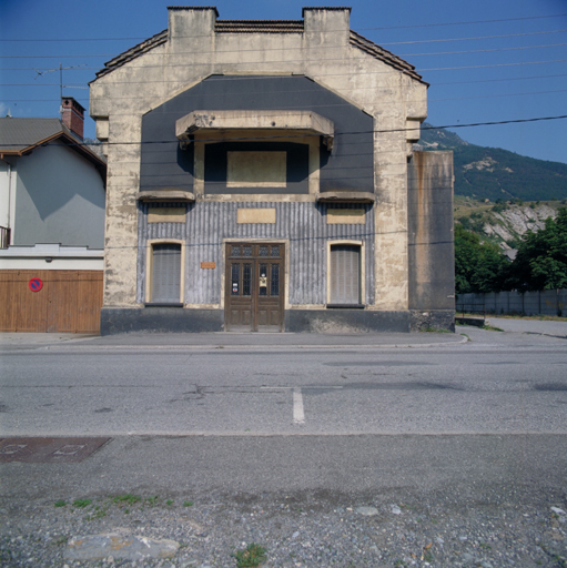 Façade est, vue d'ensemble.